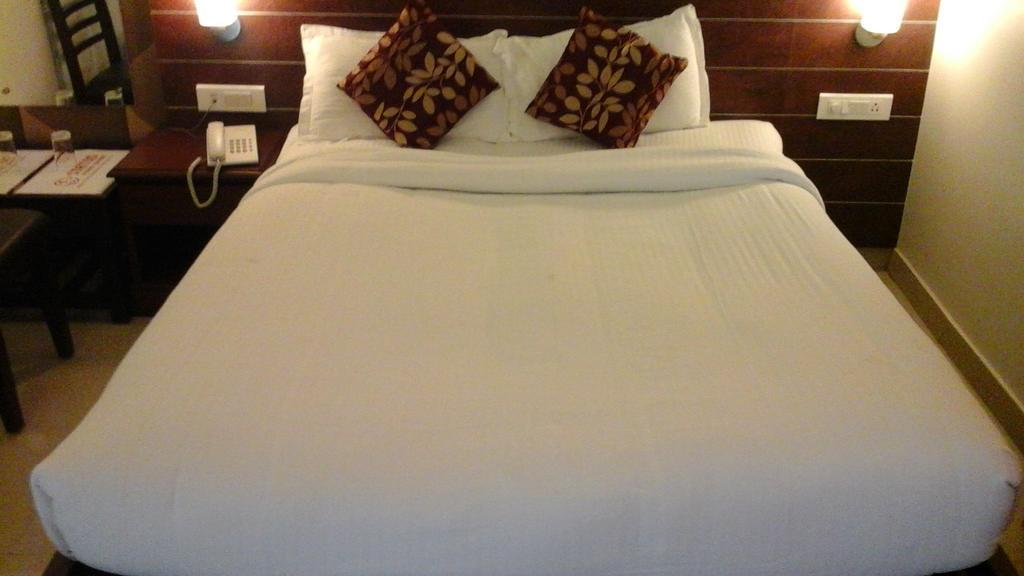 Hotel Pigeon International Bangalore Ngoại thất bức ảnh