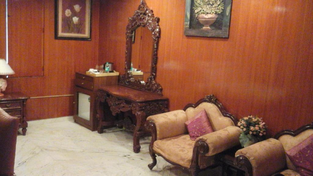 Hotel Pigeon International Bangalore Ngoại thất bức ảnh