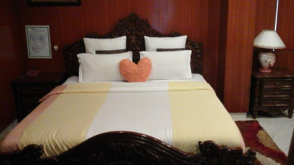 Hotel Pigeon International Bangalore Phòng bức ảnh
